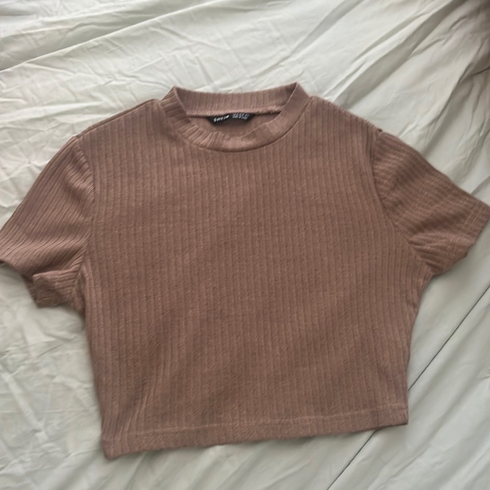 Cropped tan shirt